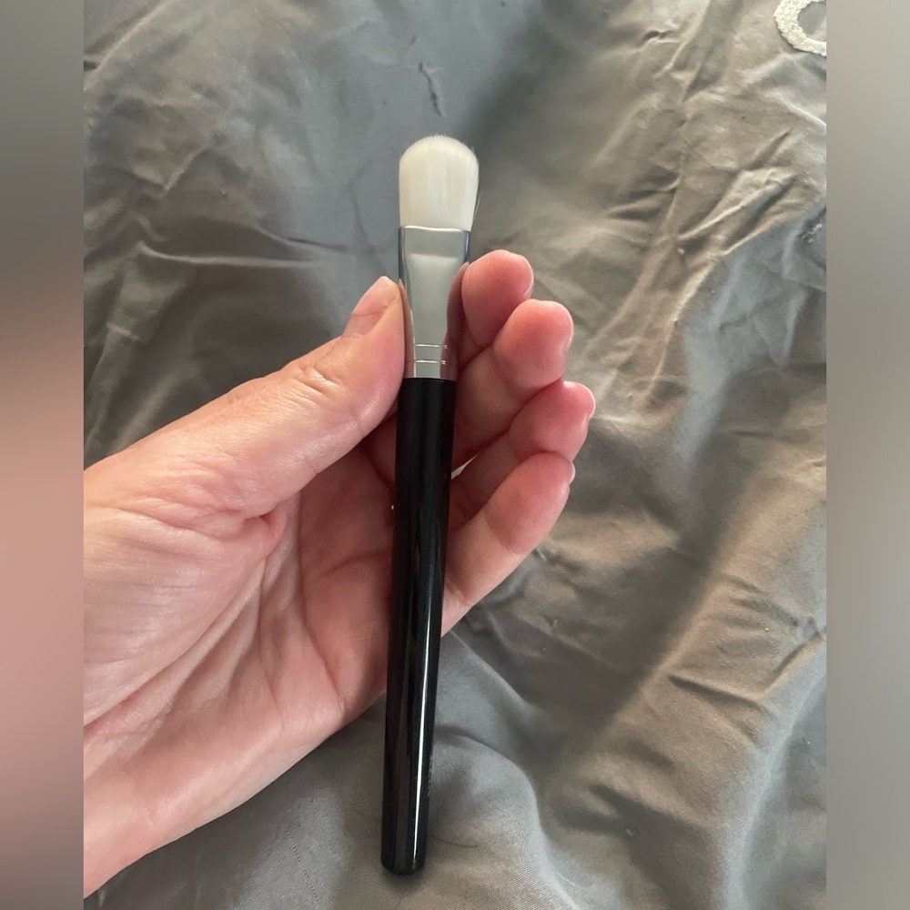 NWOT Klix flat eyeshadow makeup brush